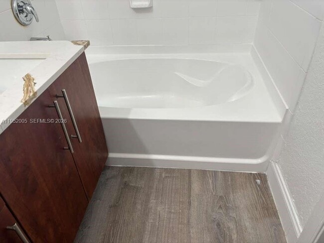 Building Photo - 2532 SE 15th Ct