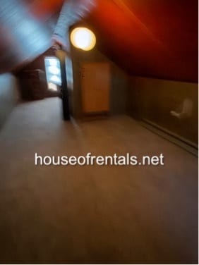 Building Photo - 216 Iowa St