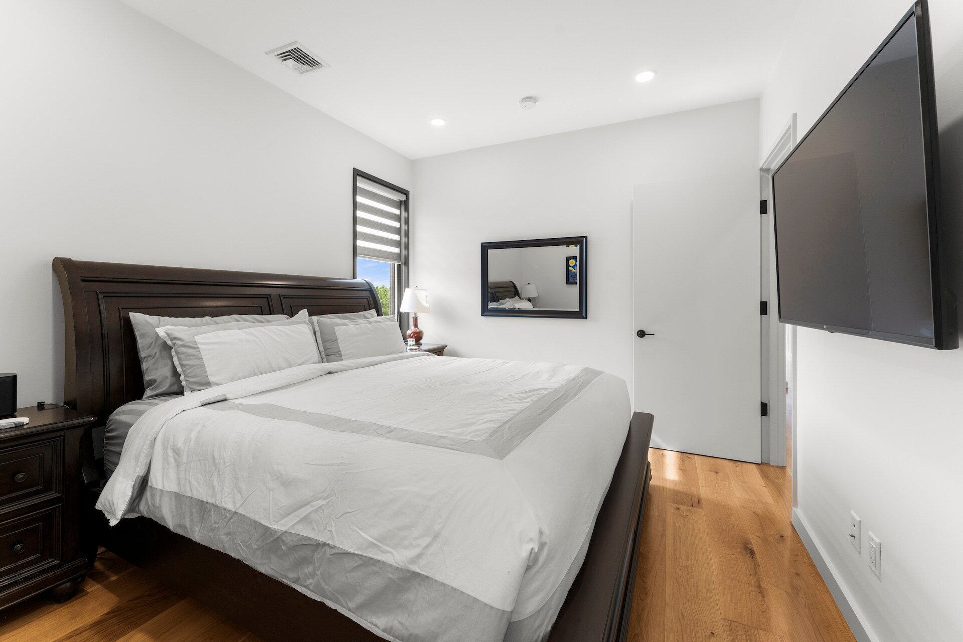 Building Photo - 191 Condor St