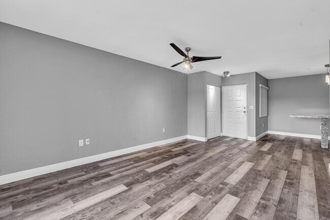 Building Photo - 2803 N Oakland Forest Dr
