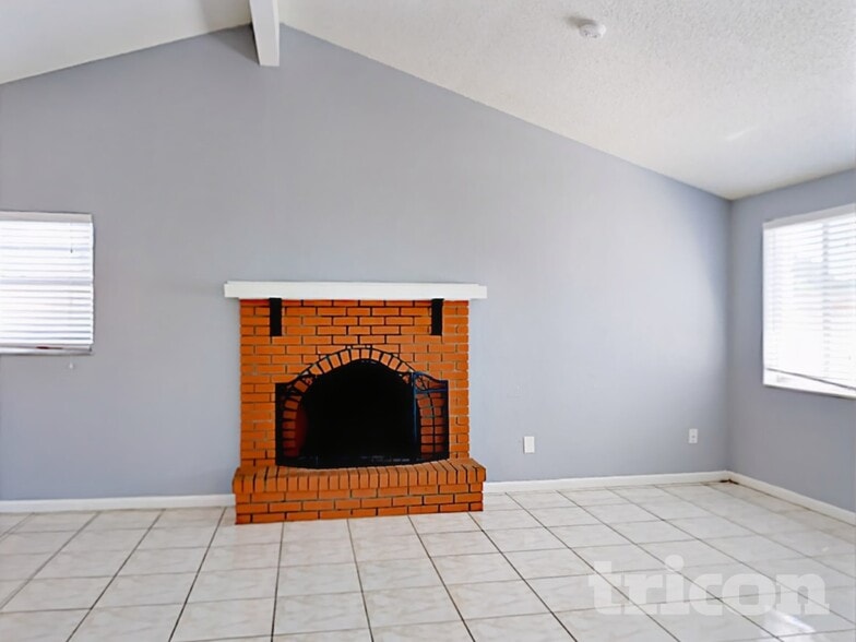 Building Photo - 8235 Donaldson Dr