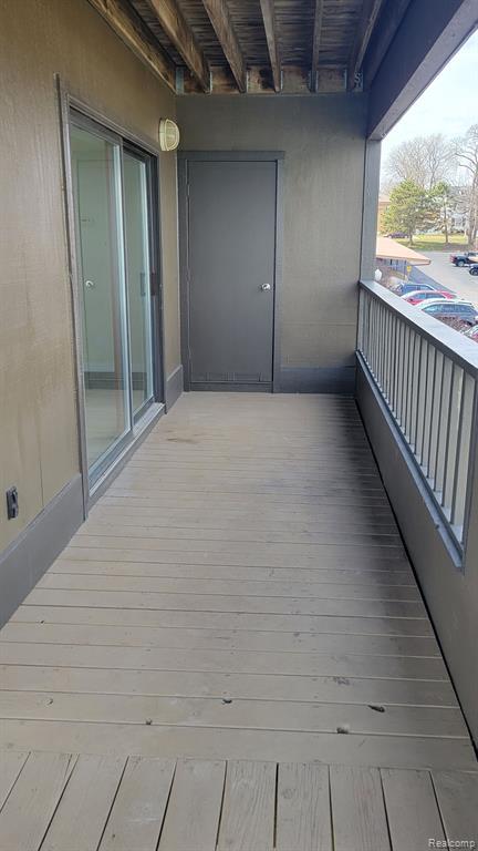 Building Photo - 2445 Riverside Dr