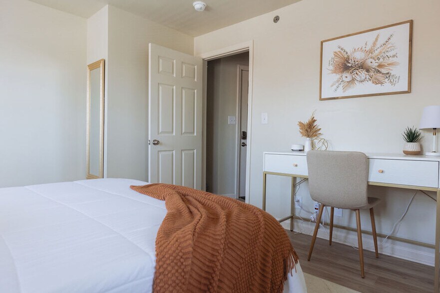 Building Photo - 308 Lamont St