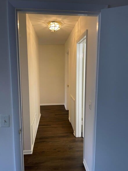 Building Photo - 5804 Lantana Cir