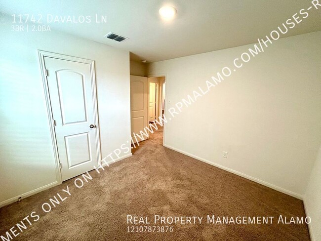 Building Photo - **MOVE-IN SPECIAL** MUST SEE! Beautiful 3-...