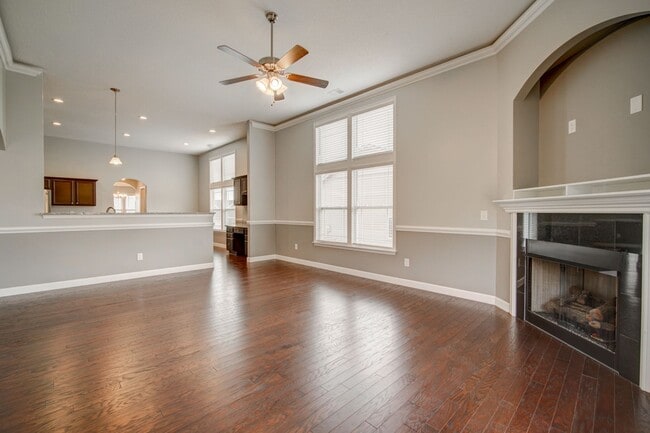 Building Photo - 732 Shelburne Ln