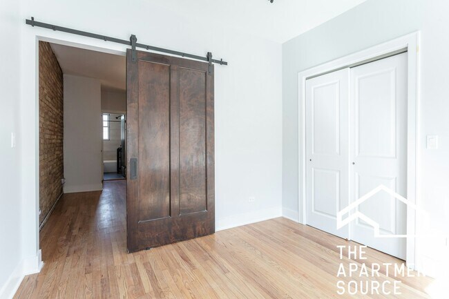 Building Photo - 4008 N Lowell Ave