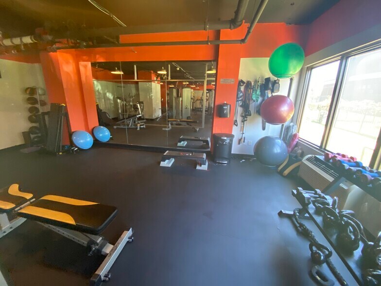 Building Photo - 500 Central Ave