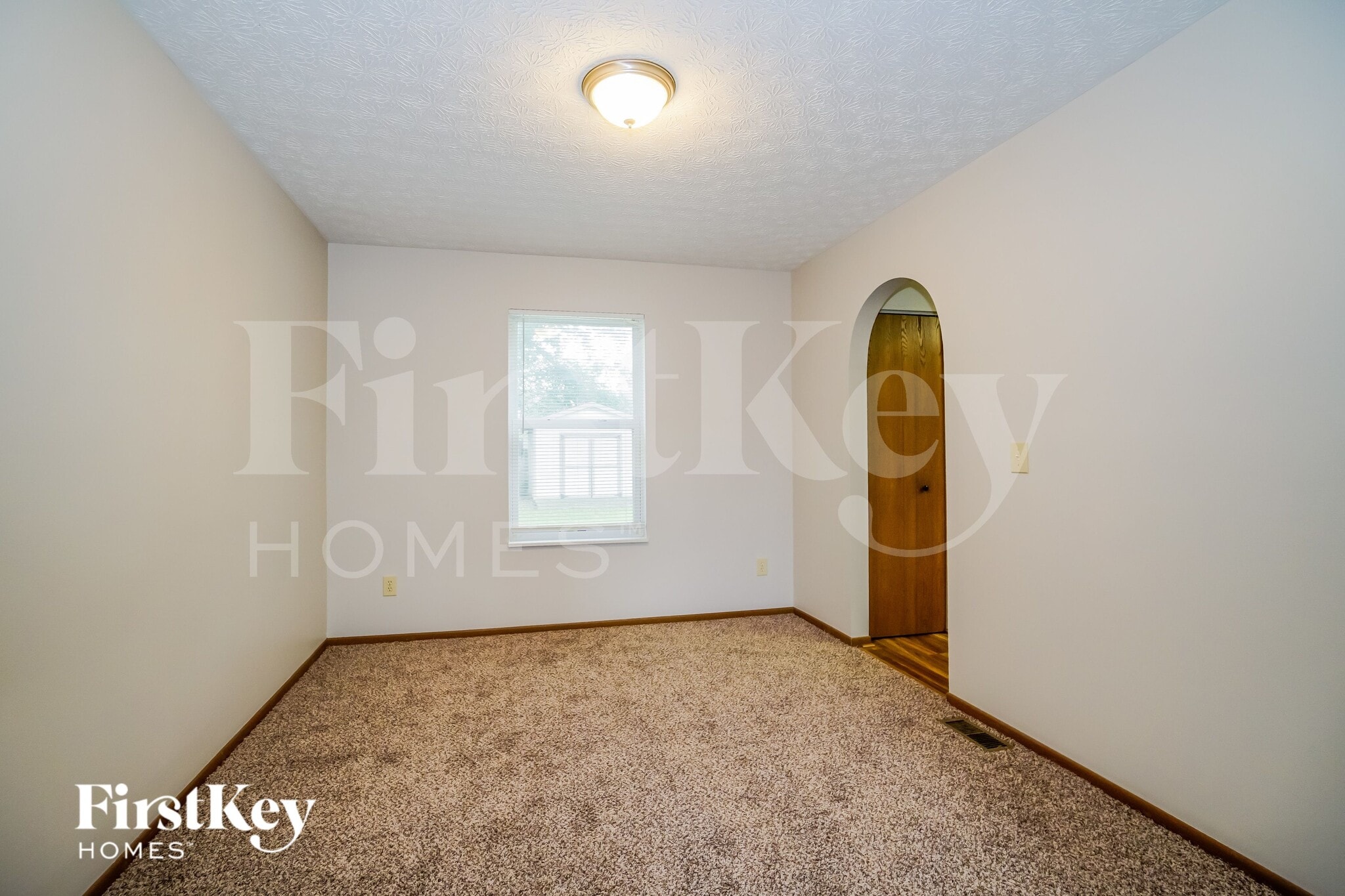 Building Photo - 1904 Little Water Dr