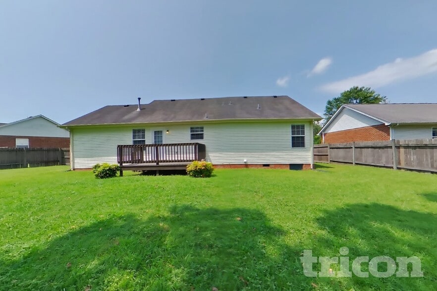 Building Photo - 1218 Bolton Dr