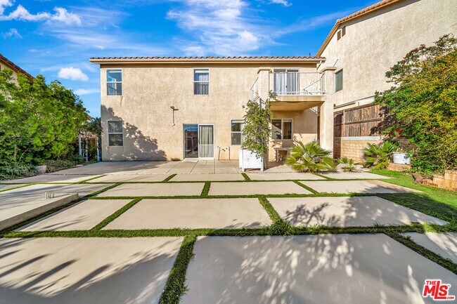 Building Photo - 12440 La Cresta Way