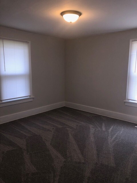 Building Photo - 507 E Archwood Ave