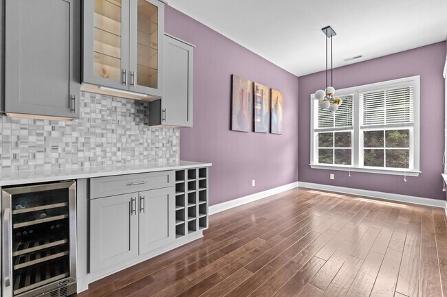 Building Photo - 3102 Rushworth Dr