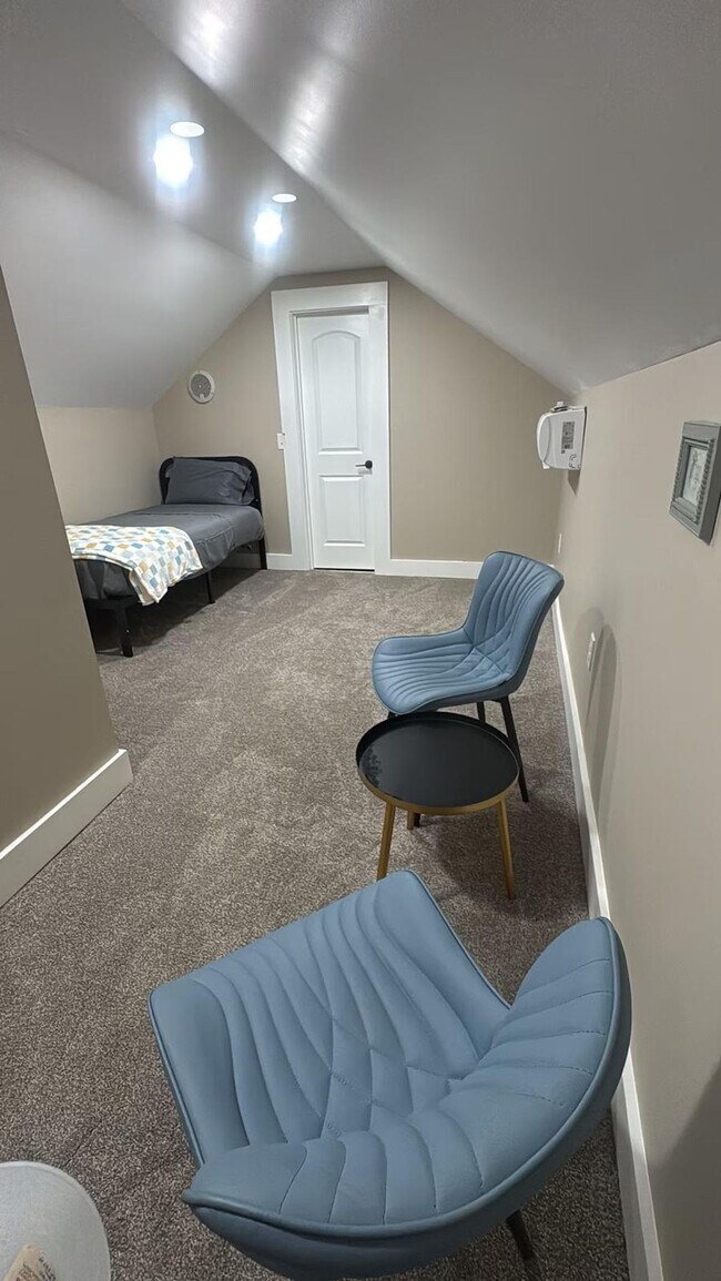 Building Photo - 203 Brockman Ave