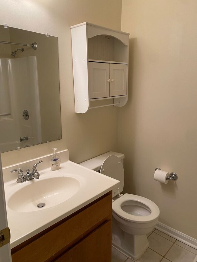 Building Photo - Three bedroom, 2 bath home with a large fe...