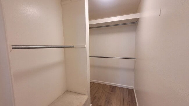 Building Photo - 643 NE Channon Ave