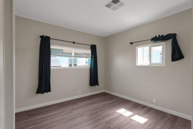 Building Photo - 22 Dahlberg Dr