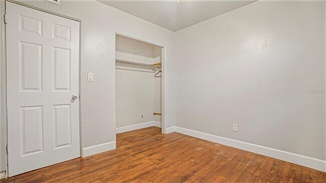 Building Photo - 5518 Riviera Dr
