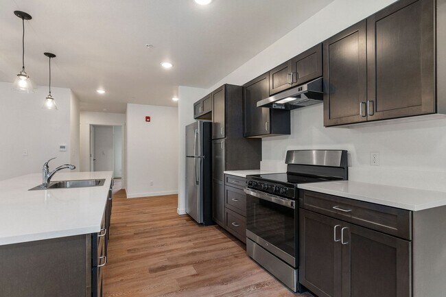 Building Photo - Your New Home Awaits: Enjoy 2 Weeks Free Rent on Select Units!