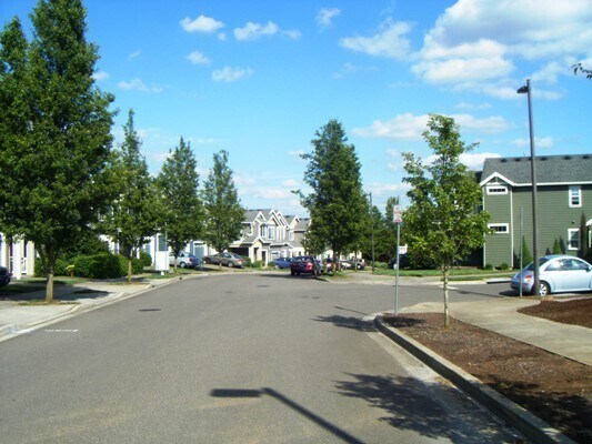 Building Photo - Excellent Location! 3 br 2.5 bth - Walking...