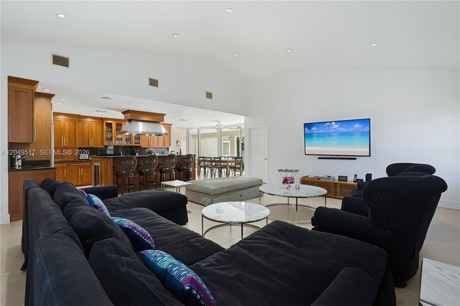 Building Photo - 14601 Pompano Dr