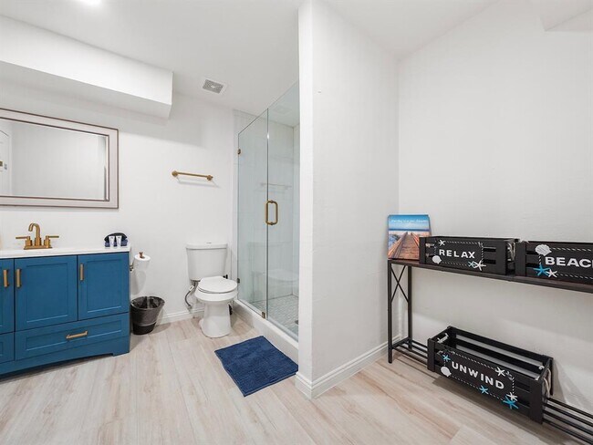 Building Photo - 8007 Beluche Dr