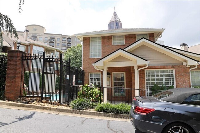 Building Photo - 200 Renaissance Pkwy NE