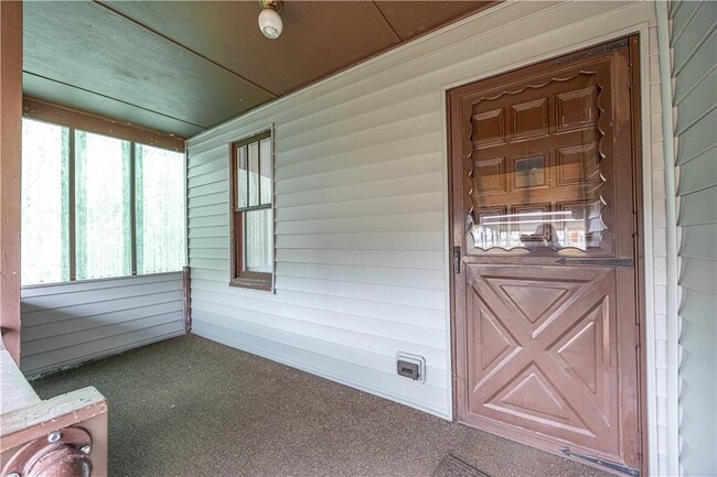 Building Photo - 302 Bridge St