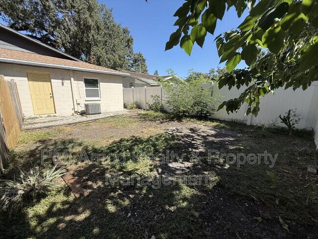 Building Photo - 2809 Marconi St