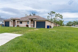 Building Photo - 867 Bedford Dr
