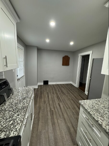 Building Photo - 662 Forest Ave