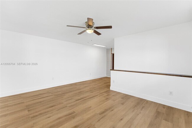 Building Photo - 1450 NE 171 St