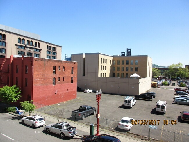 Building Photo - 411 NW Flanders St