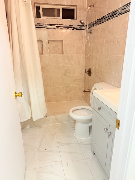 Building Photo - 864 Stanford Ave