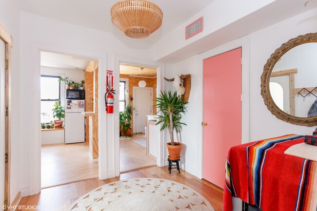 Building Photo - 4837 W Irving Park Rd