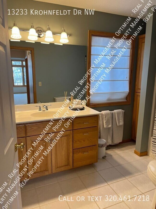 Building Photo - 13233 Krohnfeldt Dr NW