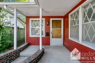 Building Photo - Southside 2 Bedroom Duplex