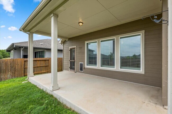 Building Photo - 7909 Catbird Ln