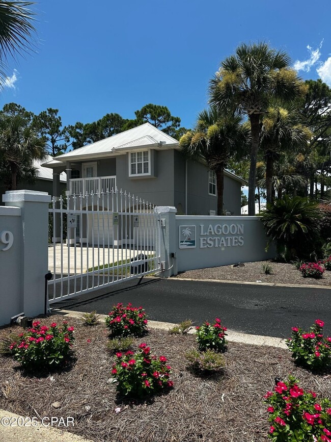 Building Photo - 7009 N Lagoon Dr