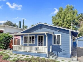 Building Photo - Beautiful 2B/1BA Home in Escondido!