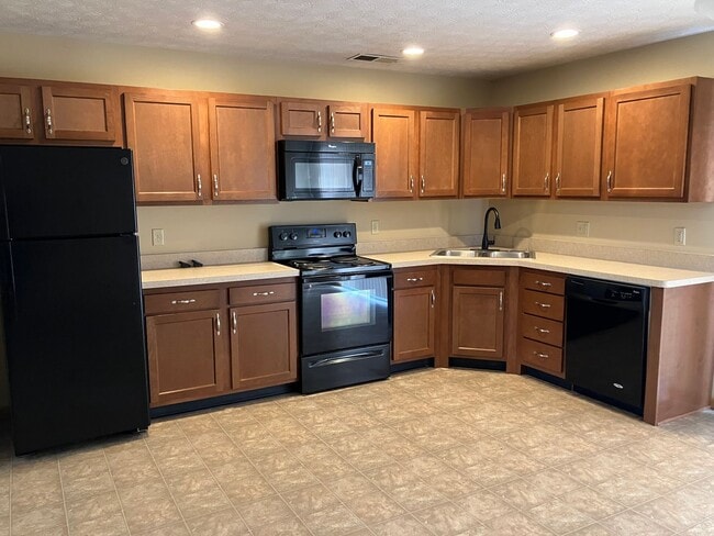 Building Photo - 1046 Laurel Tree Ct