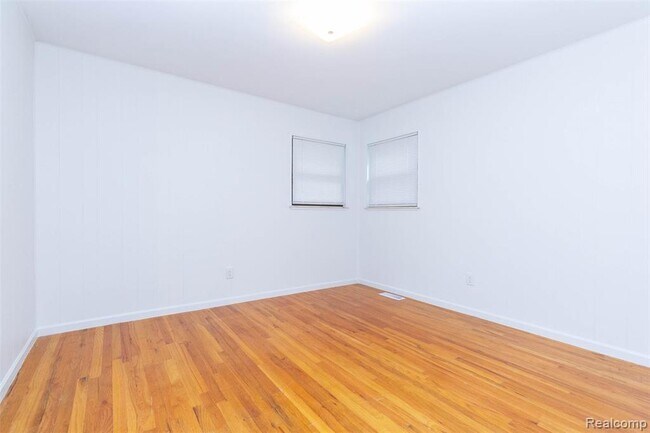 Building Photo - 7580 Thornwood St