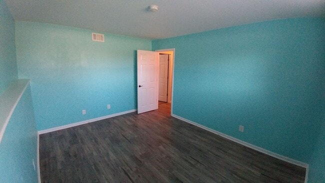 Building Photo - Spacious 4 bedroom 2 Bath Single Family Mt Pleasant