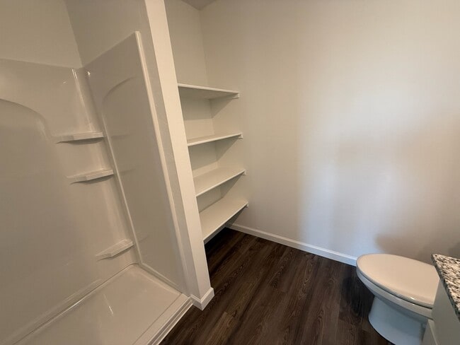 Building Photo - 729 Dylan Ct