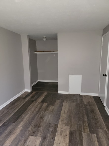 Building Photo - 13420 Euclid Ave