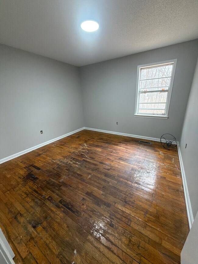 Building Photo - 1116 Berrywood Ave