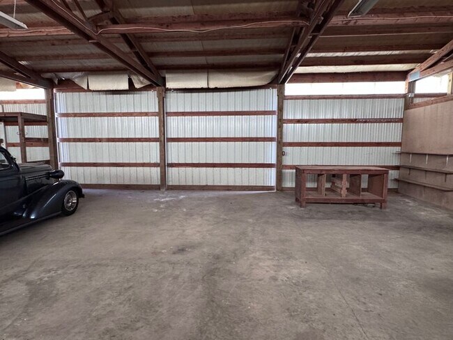 Building Photo - Gorgeous Home on 23 Acres Includes 22x32 S...