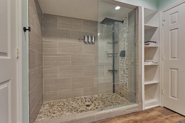 Building Photo - 2109 Gunwale Cir