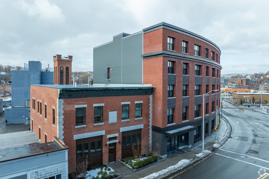 1 Summer St - Apartments at Moran Square