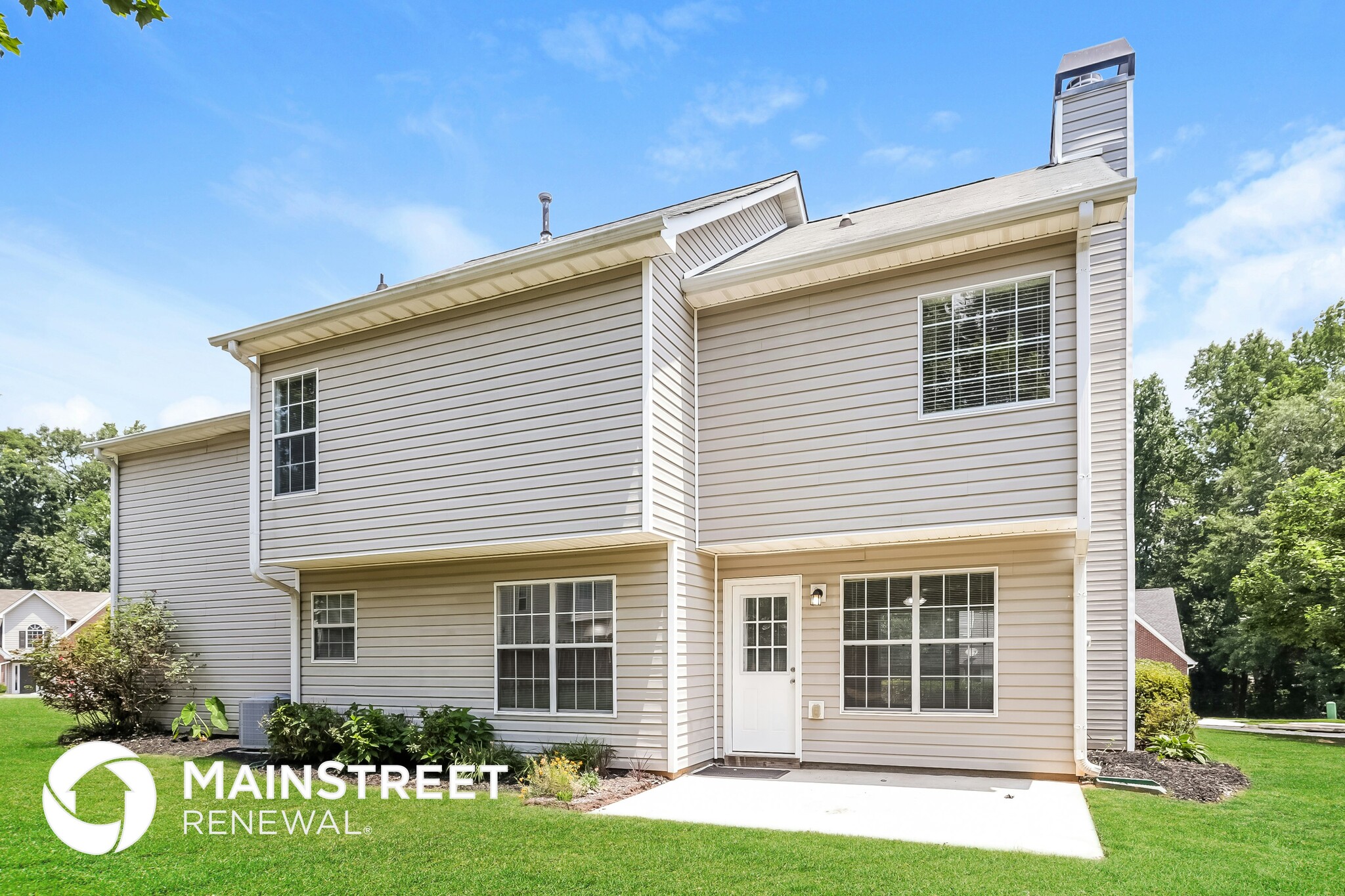 Building Photo - 1352 Vine Cir